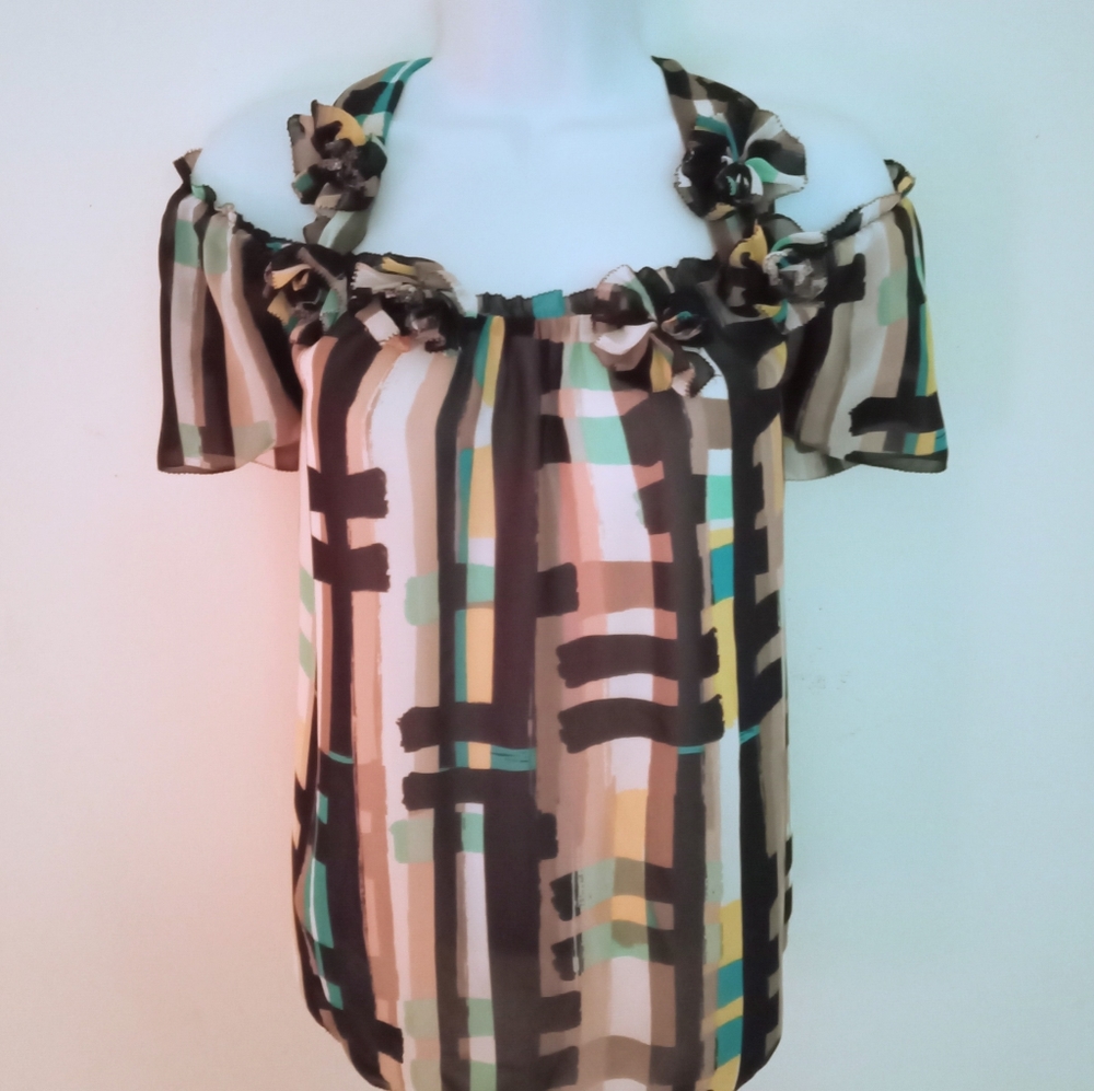 NWTπ FREE GIFT INCLUDED 3D Flowers Off Shoulder Short Sleeves Blouse Top Tee - Picture 8 of 15